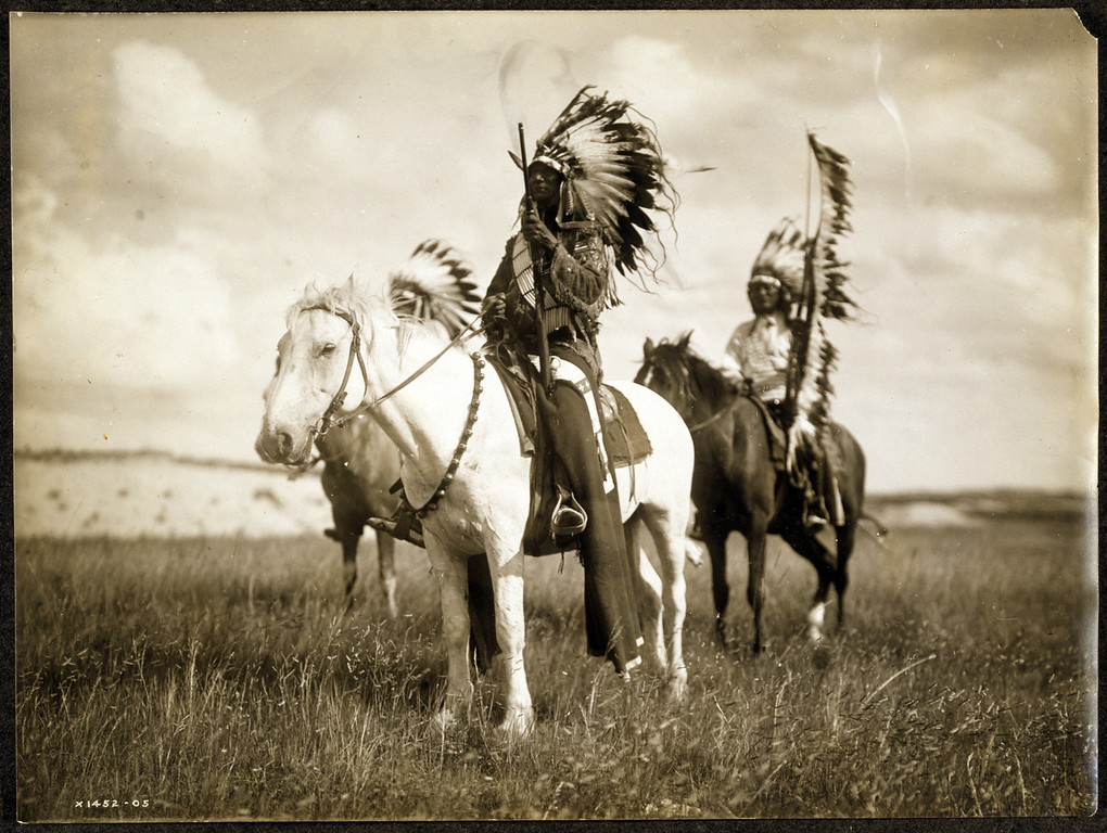 Native Americans at emaze Presentation